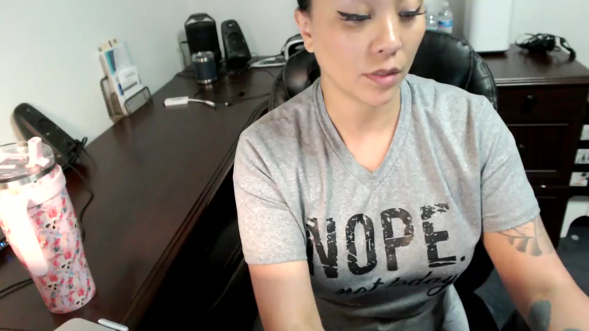 Gallery image thumbnail from MickaylaMoon's myfreecams stream on, 07/05/2024, 16:51 image 16 of 20