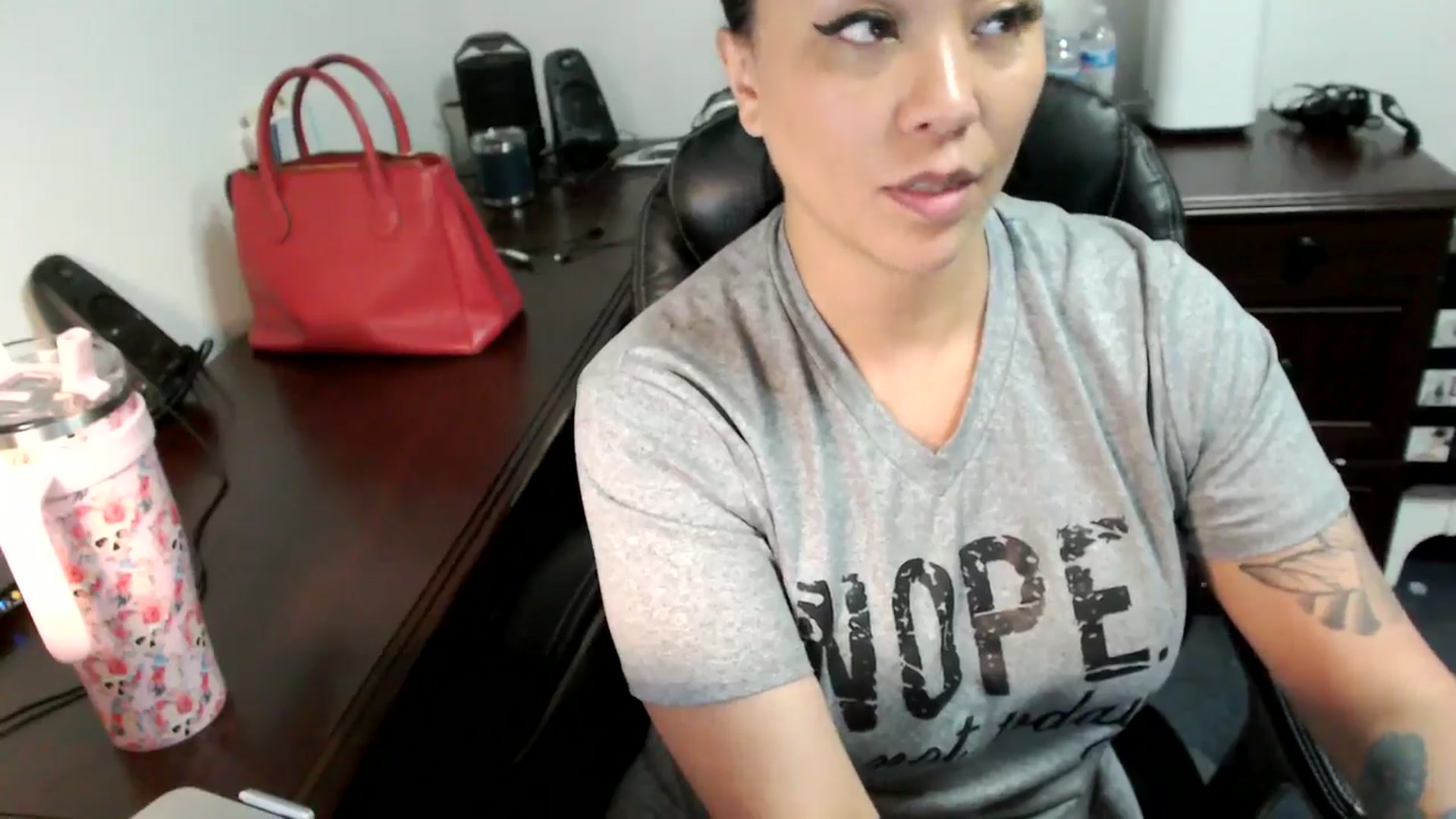 Gallery image thumbnail from MickaylaMoon's myfreecams stream on, 07/05/2024, 17:21 image 3 of 20