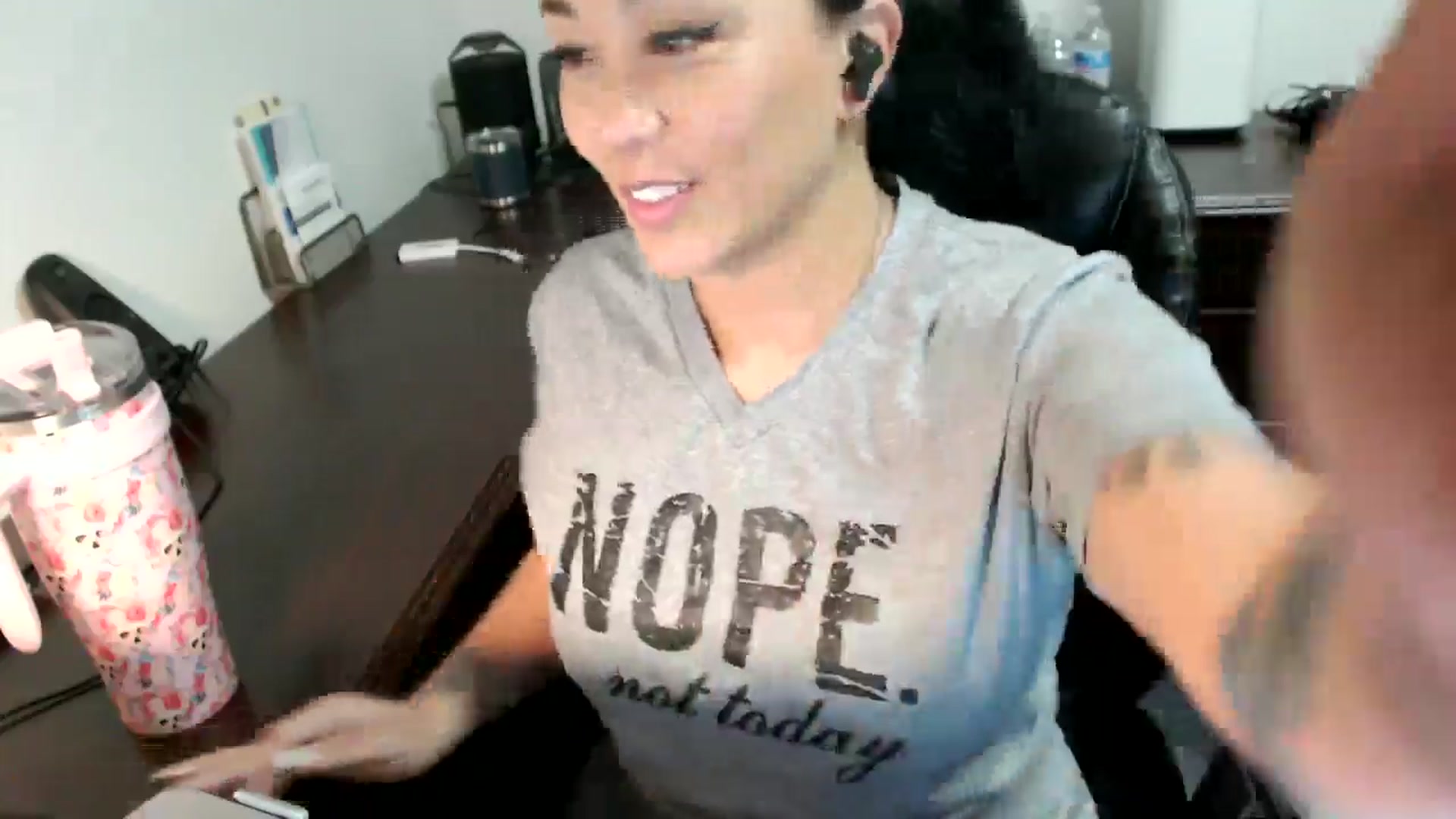 Gallery image thumbnail from MickaylaMoon's myfreecams stream on, 07/05/2024, 17:21 image 14 of 20