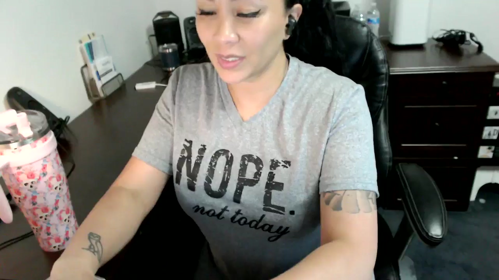 Gallery image thumbnail from MickaylaMoon's myfreecams stream on, 07/05/2024, 17:21 image 18 of 20