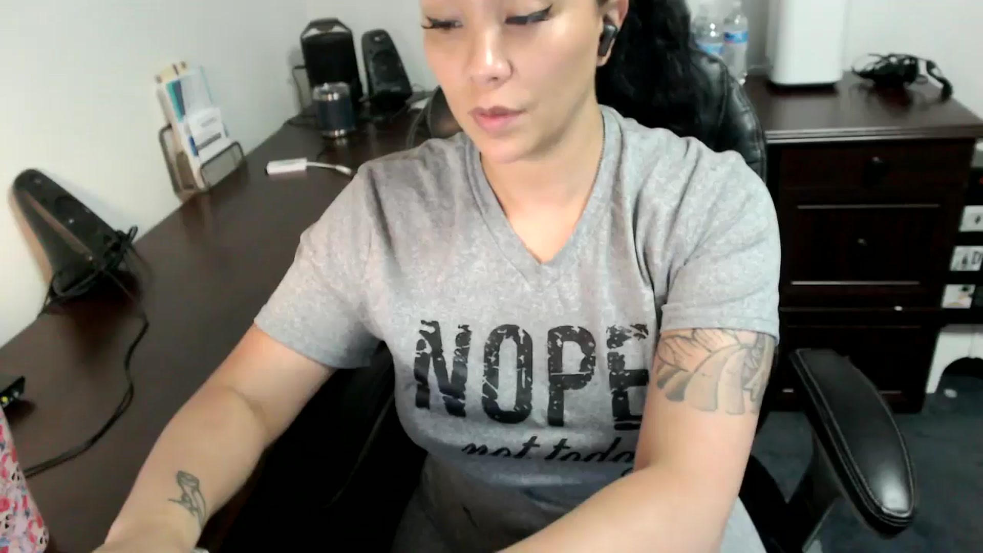 Gallery image thumbnail from MickaylaMoon's myfreecams stream on, 07/05/2024, 18:20 image 4 of 20