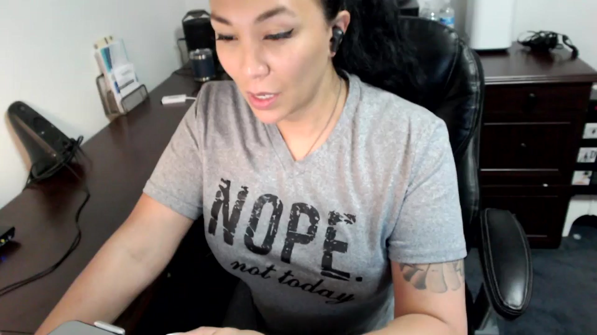 Gallery image thumbnail from MickaylaMoon's myfreecams stream on, 07/05/2024, 18:20 image 18 of 20