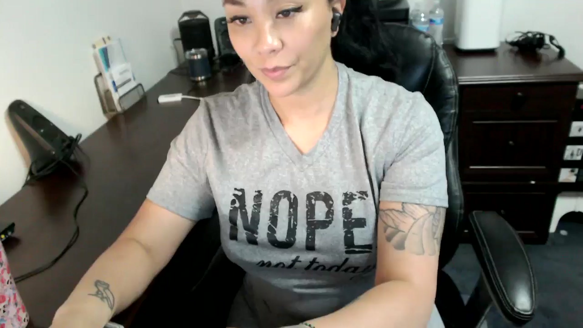Gallery image thumbnail from MickaylaMoon's myfreecams stream on, 07/05/2024, 18:20 image 6 of 20
