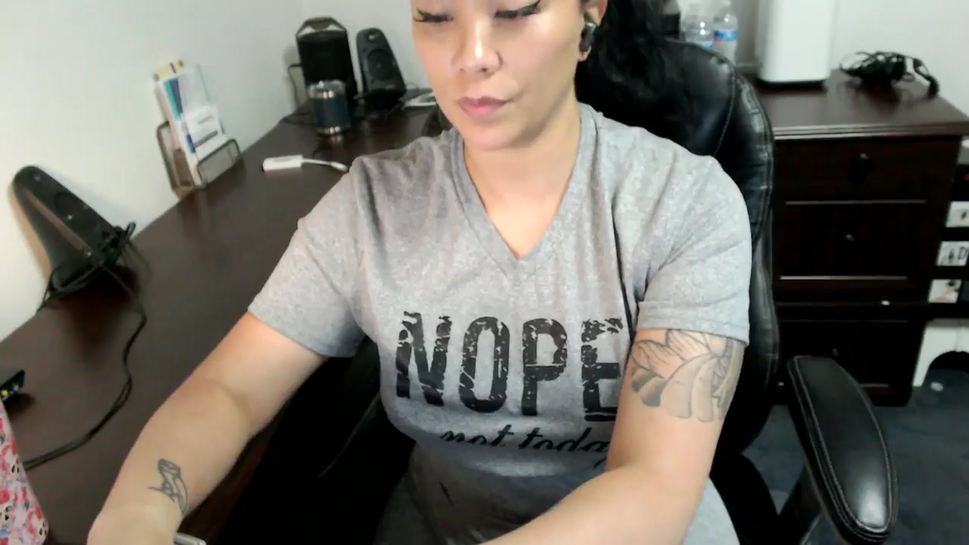 Gallery image thumbnail from MickaylaMoon's myfreecams stream on, 07/05/2024, 18:20 image 5 of 20