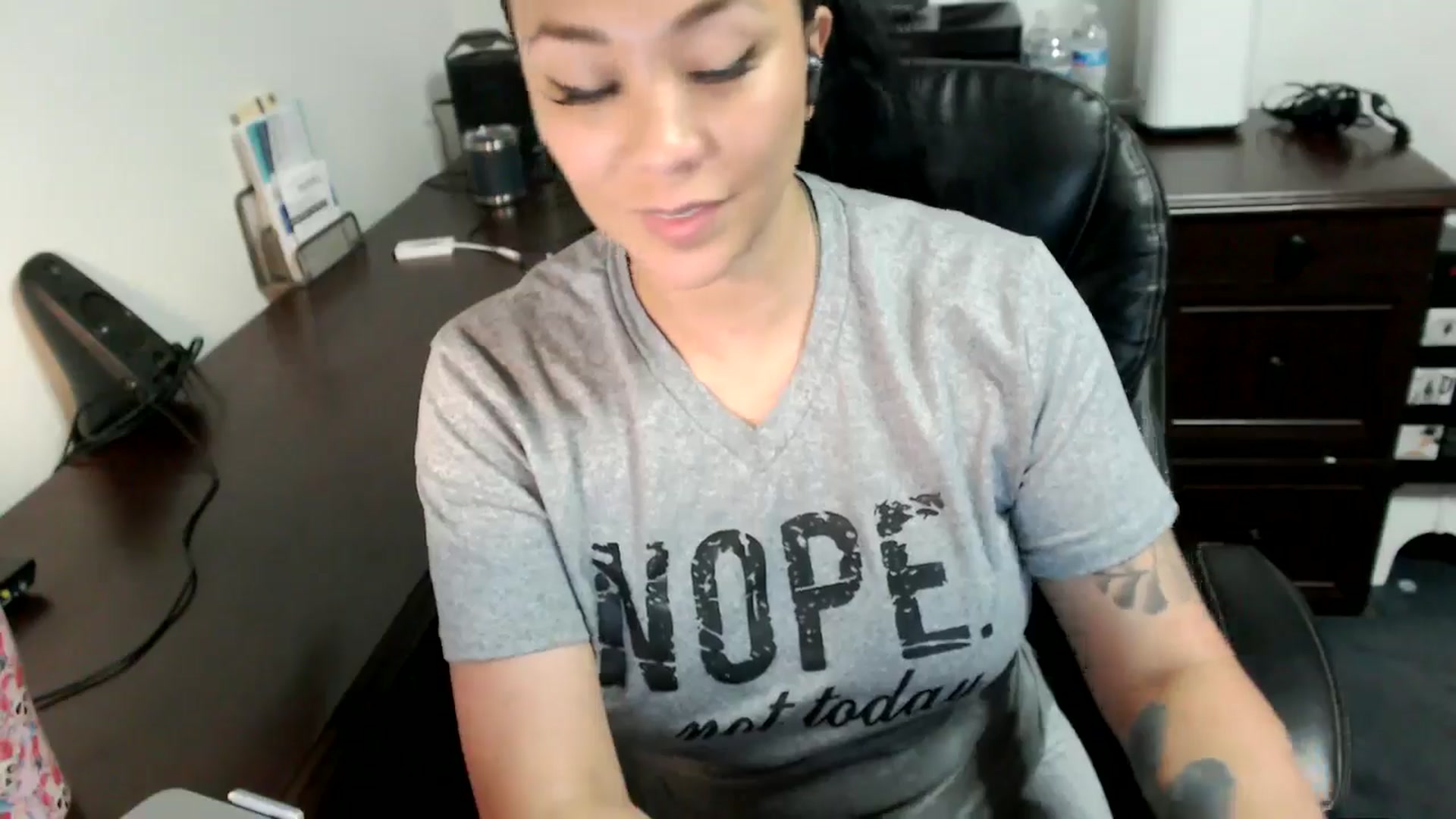 Gallery image thumbnail from MickaylaMoon's myfreecams stream on, 07/05/2024, 18:20 image 3 of 20