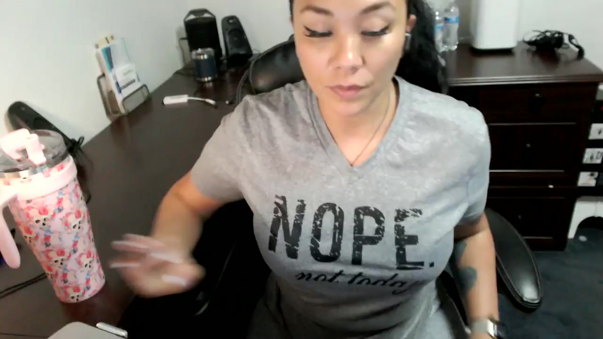 Gallery image thumbnail from MickaylaMoon's myfreecams stream on, 07/05/2024, 19:44 image 16 of 20