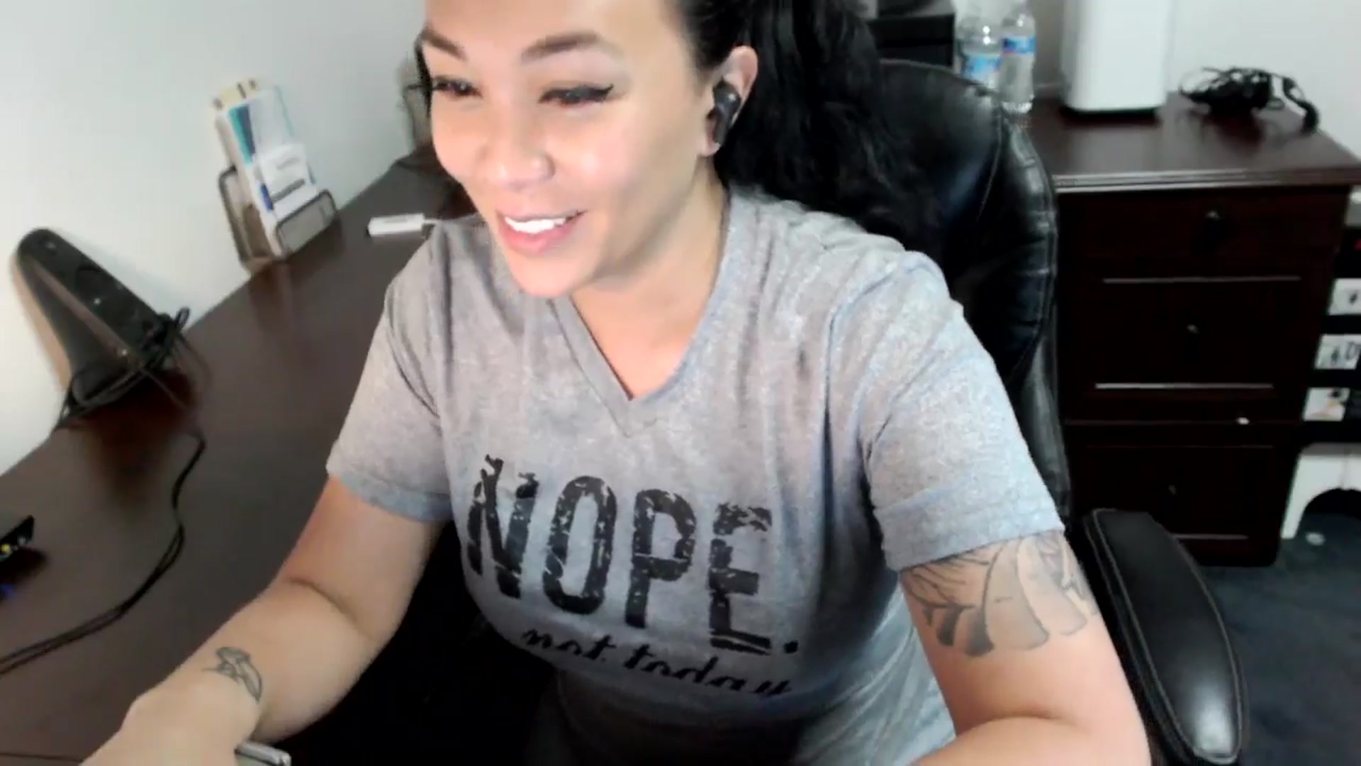 Gallery image thumbnail from MickaylaMoon's myfreecams stream on, 07/05/2024, 19:44 image 5 of 20