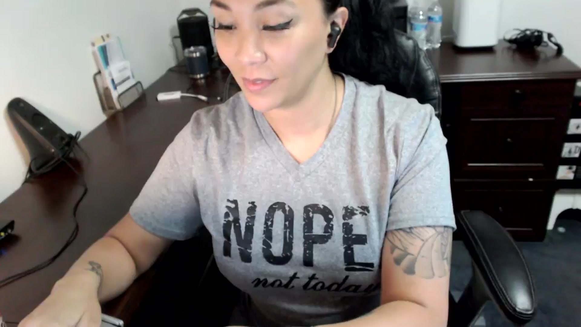 Gallery image thumbnail from MickaylaMoon's myfreecams stream on, 07/05/2024, 19:44 image 4 of 20
