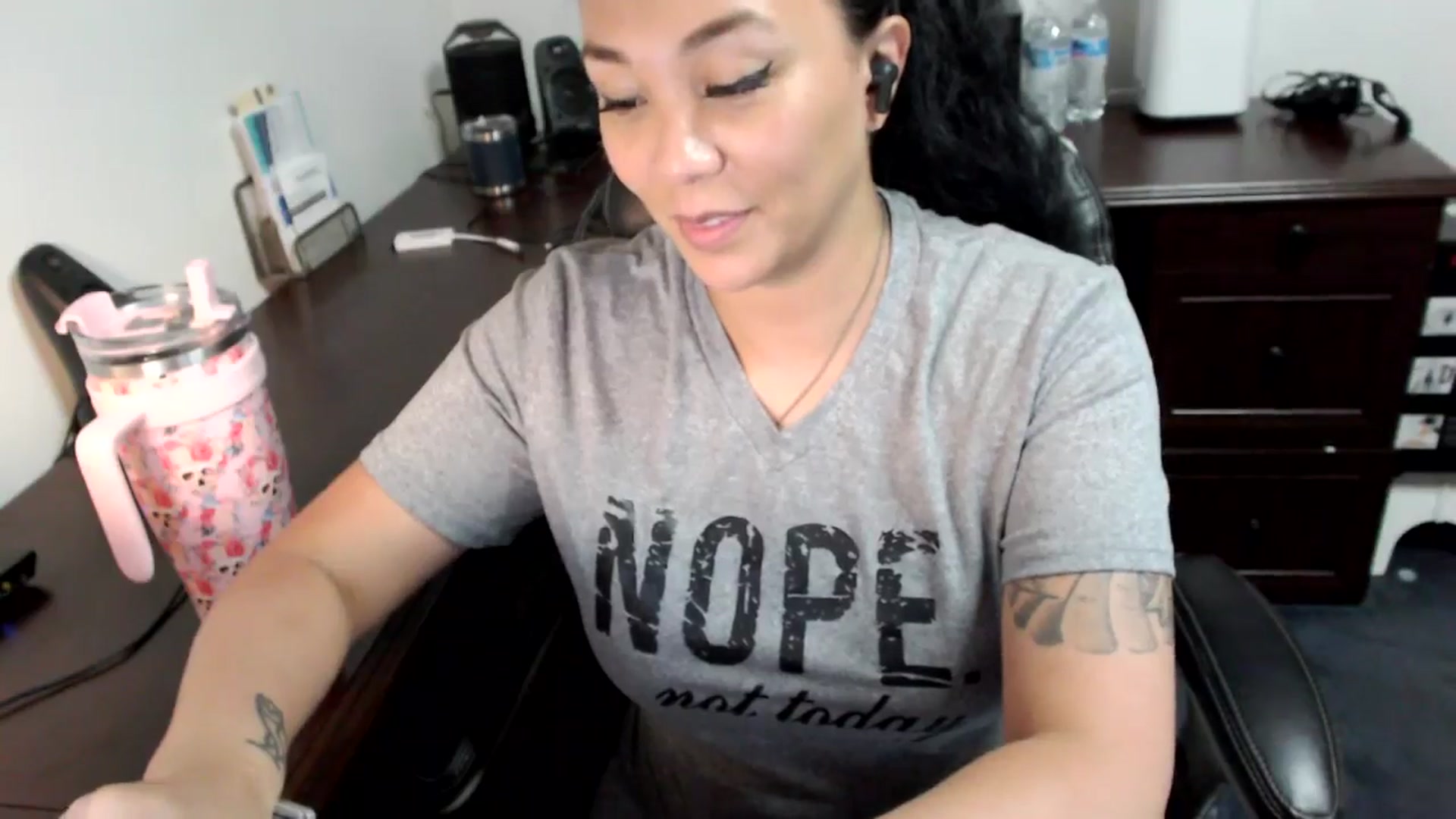 Gallery image thumbnail from MickaylaMoon's myfreecams stream on, 07/05/2024, 20:22 image 4 of 20
