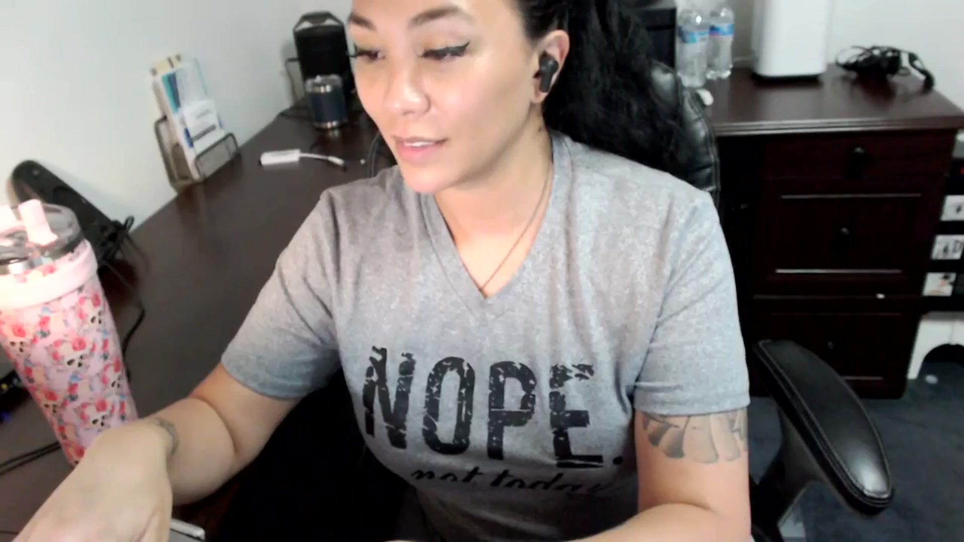 Gallery image thumbnail from MickaylaMoon's myfreecams stream on, 07/05/2024, 20:22 image 15 of 20