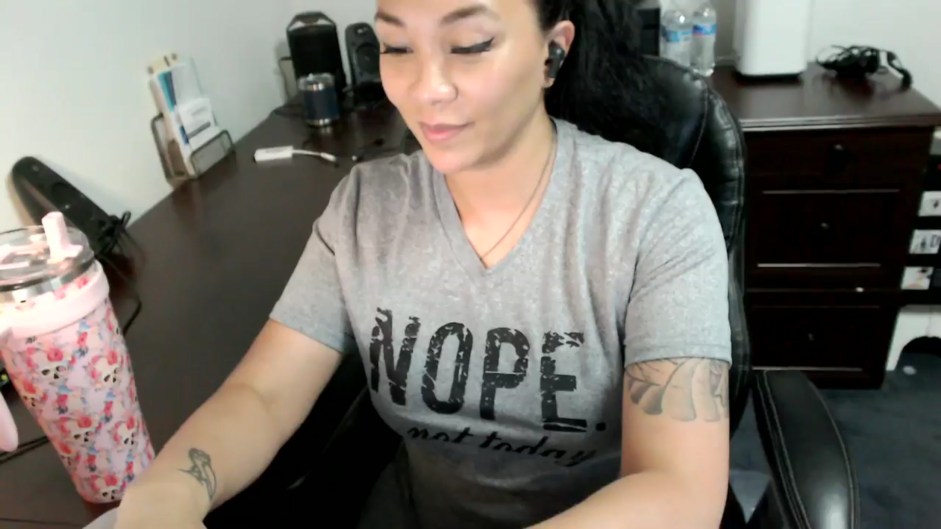 Gallery image thumbnail from MickaylaMoon's myfreecams stream on, 07/05/2024, 20:22 image 11 of 20
