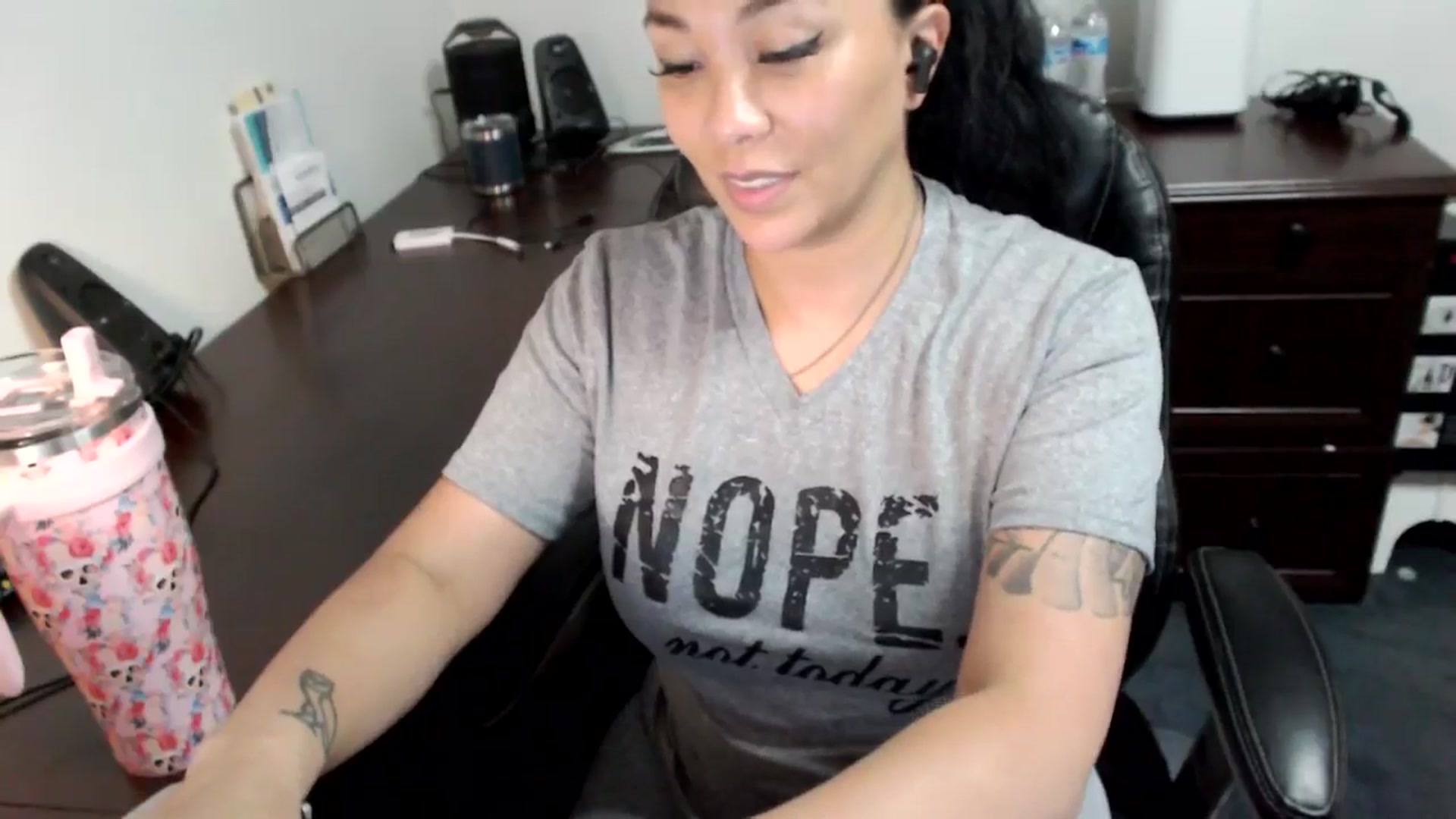 Gallery image thumbnail from MickaylaMoon's myfreecams stream on, 07/05/2024, 20:22 image 13 of 20