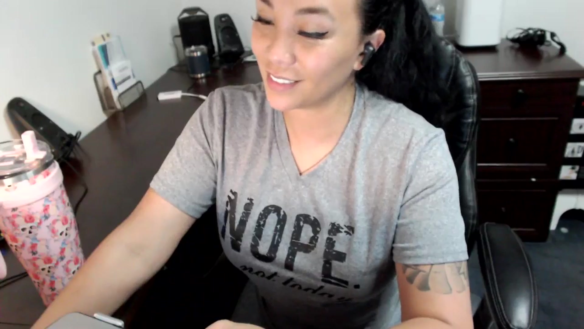 Gallery image thumbnail from MickaylaMoon's myfreecams stream on, 07/05/2024, 20:22 image 14 of 20