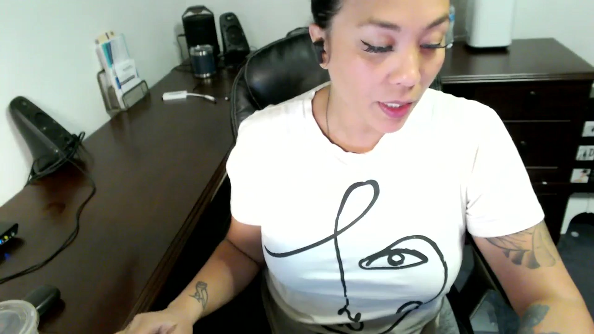 Gallery image thumbnail from MickaylaMoon's myfreecams stream on, 07/08/2024, 17:01 image 9 of 20