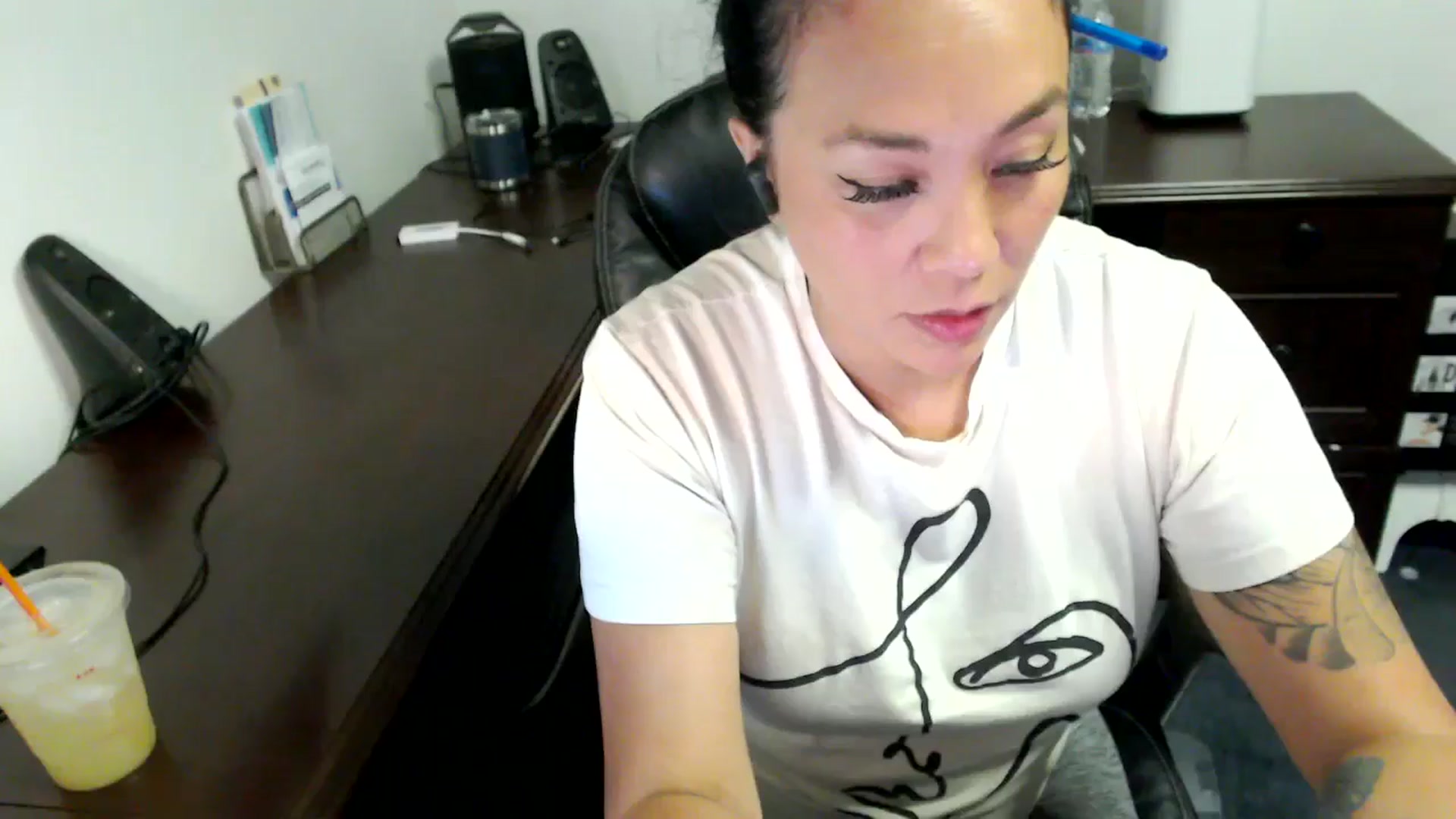 Gallery image thumbnail from MickaylaMoon's myfreecams stream on, 07/08/2024, 17:01 image 2 of 20