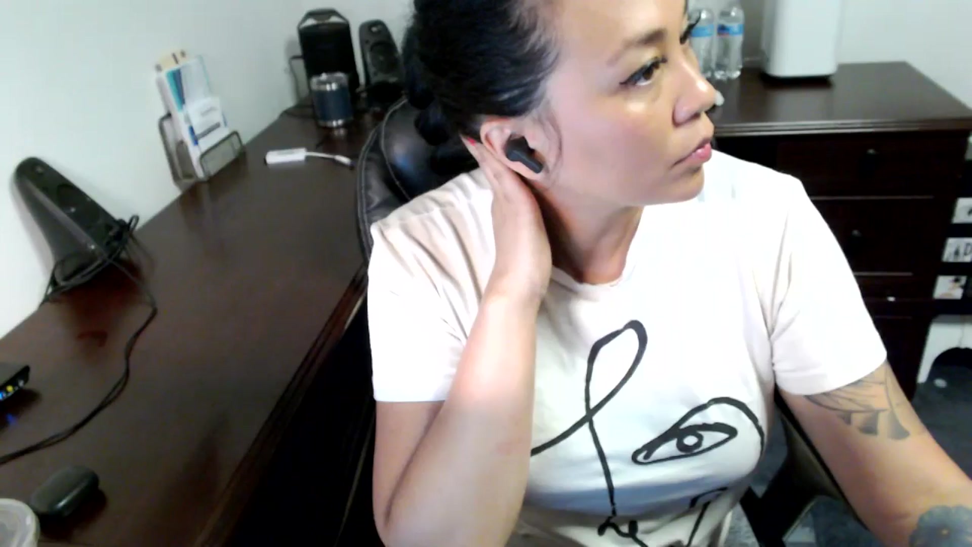 Gallery image thumbnail from MickaylaMoon's myfreecams stream on, 07/08/2024, 17:01 image 10 of 20