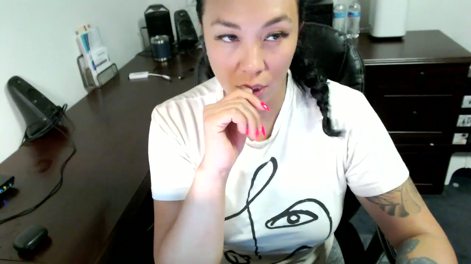 Gallery image thumbnail from MickaylaMoon's myfreecams stream on, 07/08/2024, 17:01 image 7 of 20