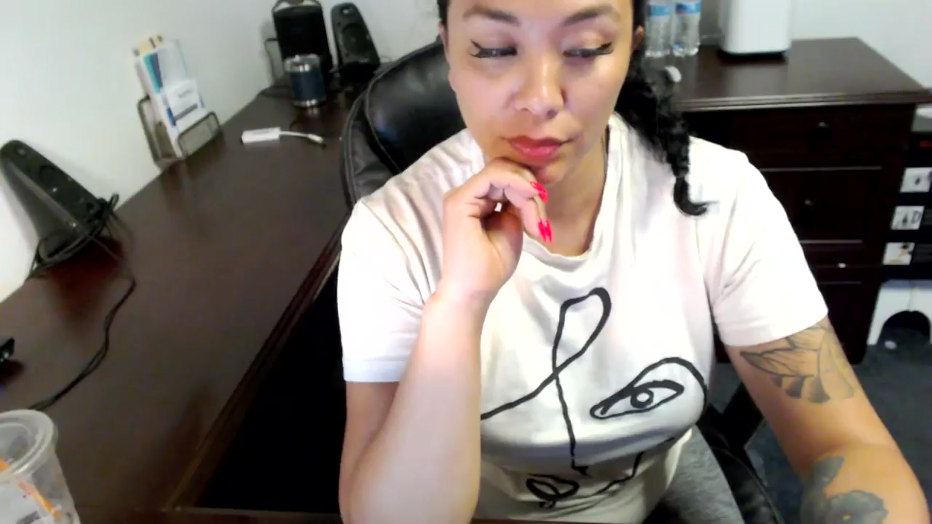 Gallery image thumbnail from MickaylaMoon's myfreecams stream on, 07/08/2024, 18:00 image 4 of 20