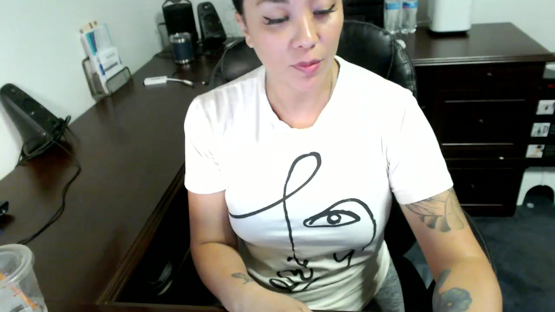 Gallery image thumbnail from MickaylaMoon's myfreecams stream on, 07/08/2024, 18:00 image 6 of 20