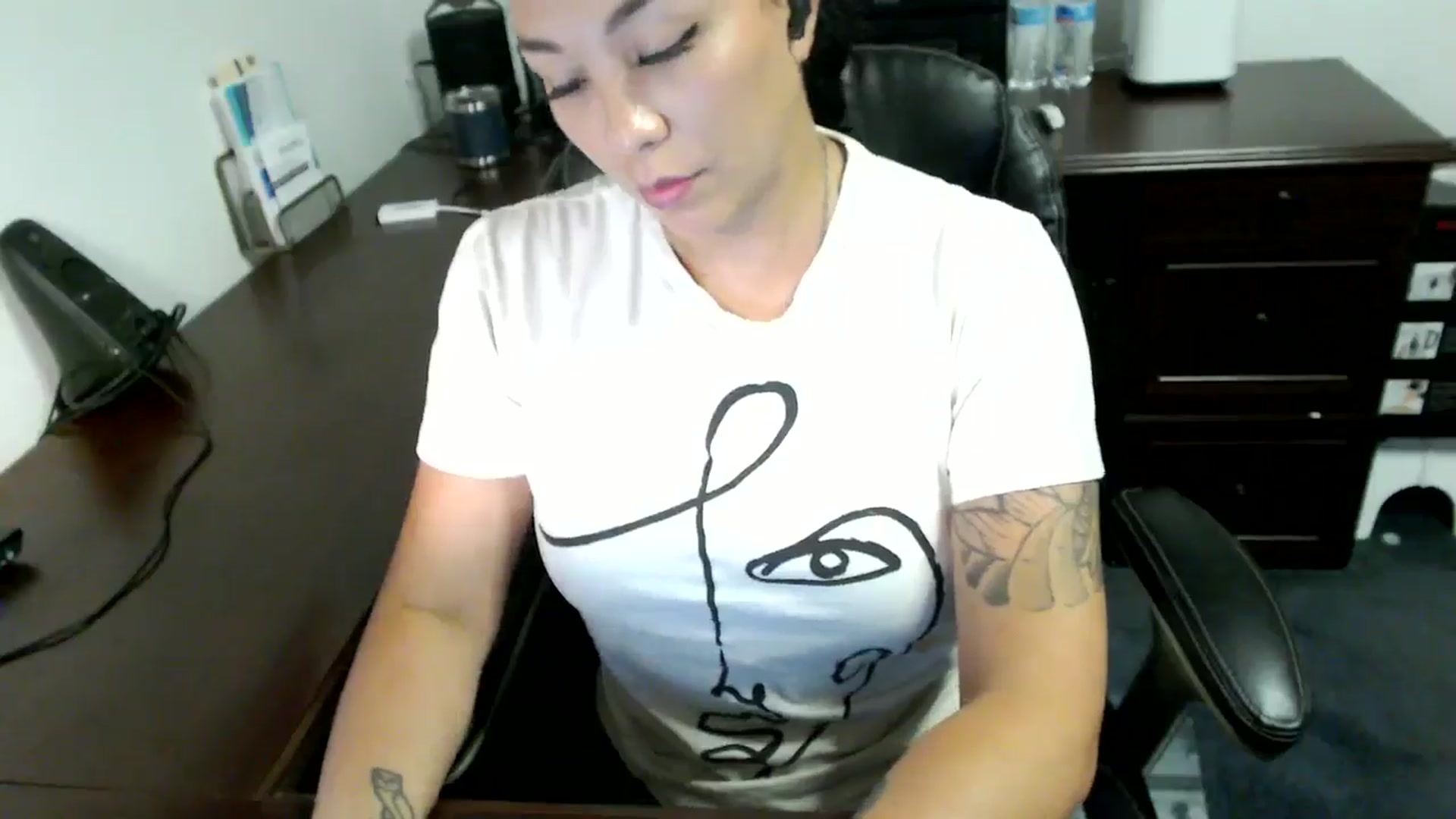 Gallery image thumbnail from MickaylaMoon's myfreecams stream on, 07/08/2024, 18:00 image 8 of 20