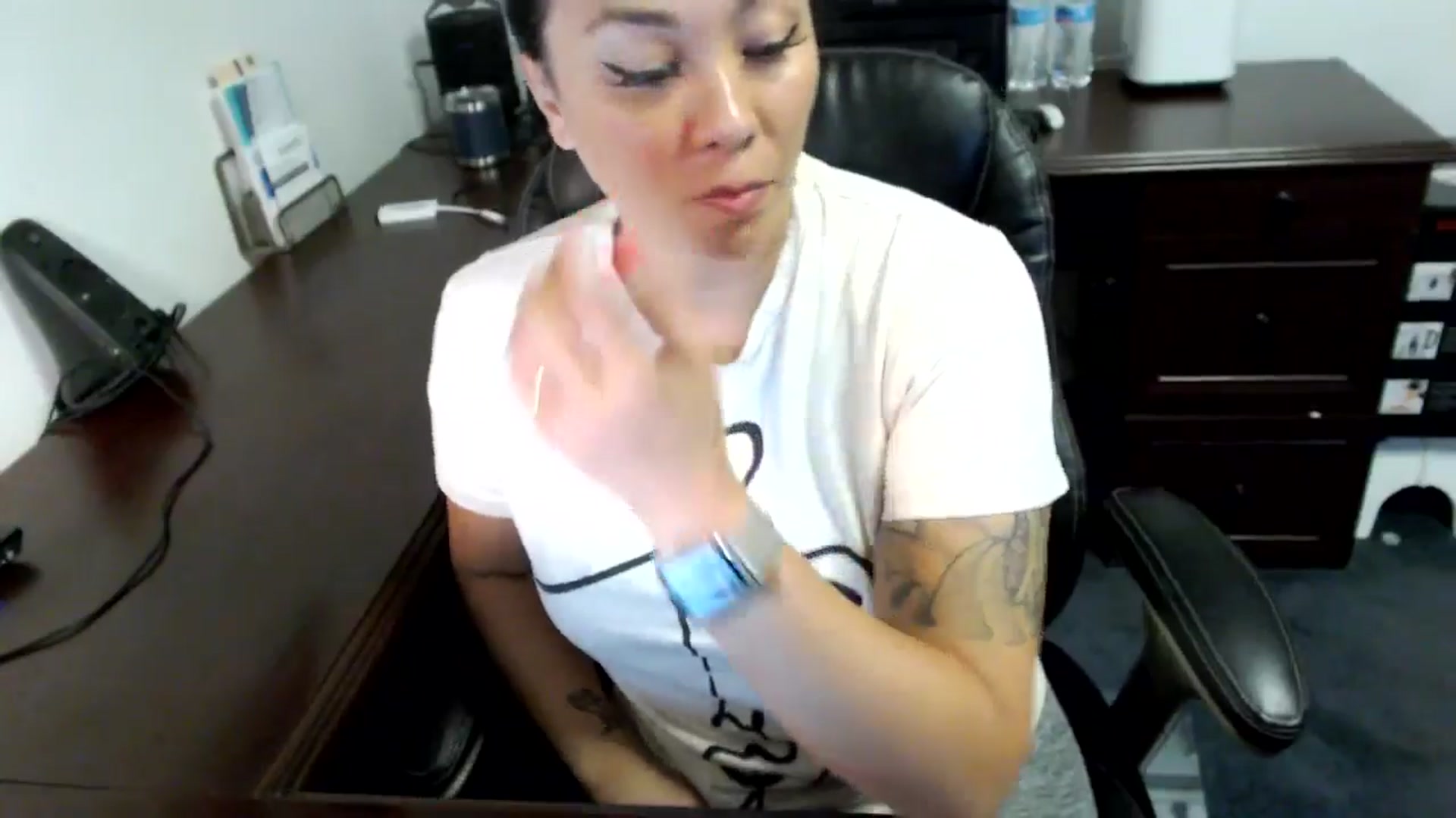 Gallery image thumbnail from MickaylaMoon's myfreecams stream on, 07/08/2024, 18:00 image 11 of 20