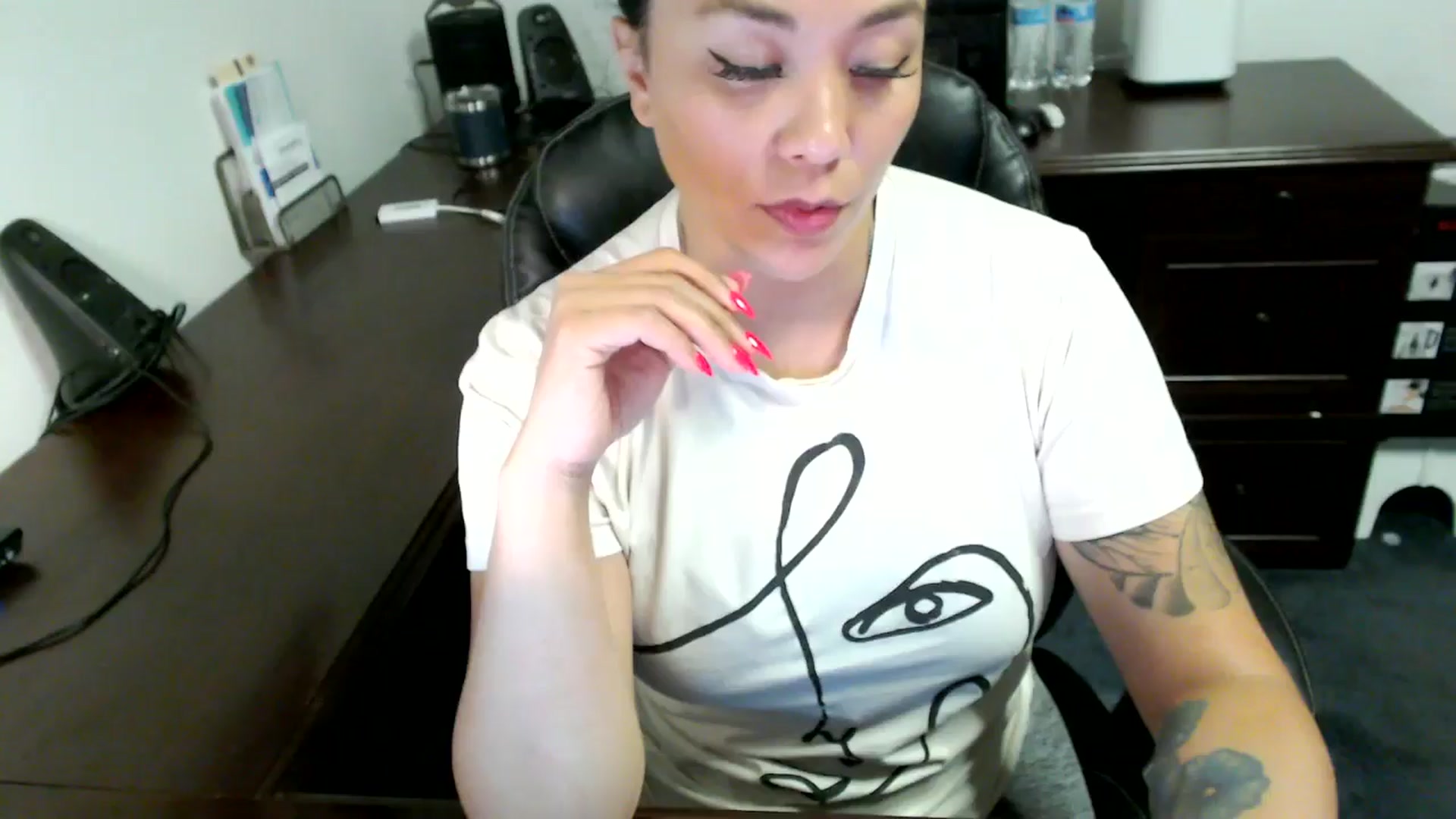 Gallery image thumbnail from MickaylaMoon's myfreecams stream on, 07/08/2024, 18:00 image 7 of 20