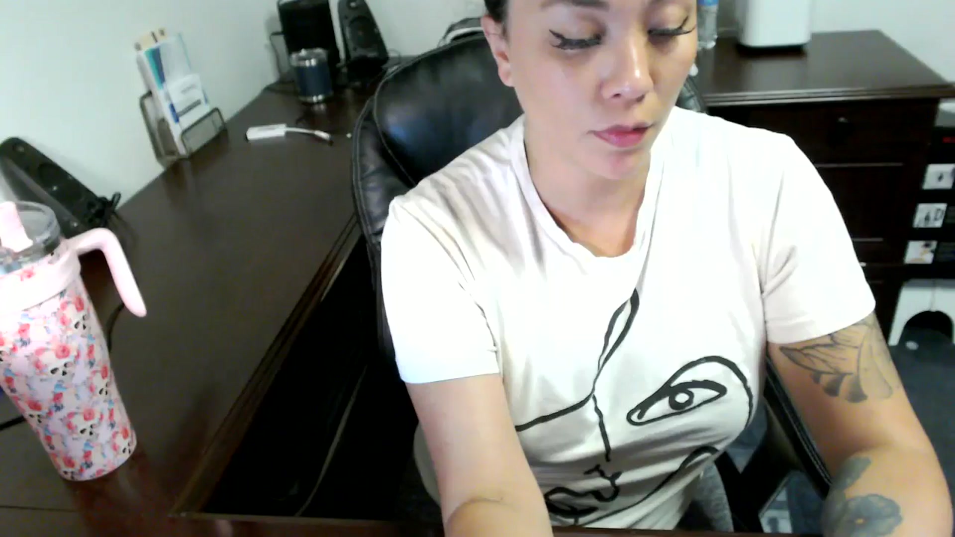 Gallery image thumbnail from MickaylaMoon's myfreecams stream on, 07/08/2024, 19:01 image 8 of 20