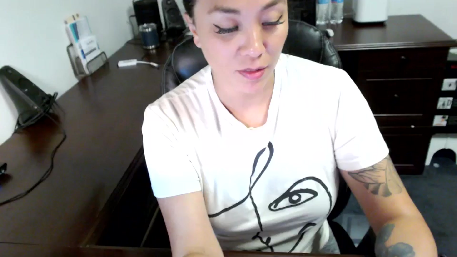 Gallery image thumbnail from MickaylaMoon's myfreecams stream on, 07/08/2024, 19:01 image 11 of 20