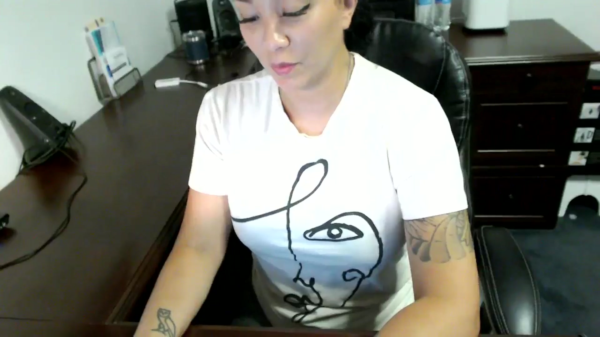 Gallery image thumbnail from MickaylaMoon's myfreecams stream on, 07/08/2024, 19:01 image 10 of 20