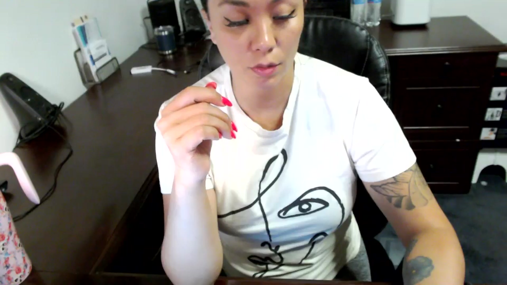 Gallery image thumbnail from MickaylaMoon's myfreecams stream on, 07/08/2024, 19:01 image 13 of 20