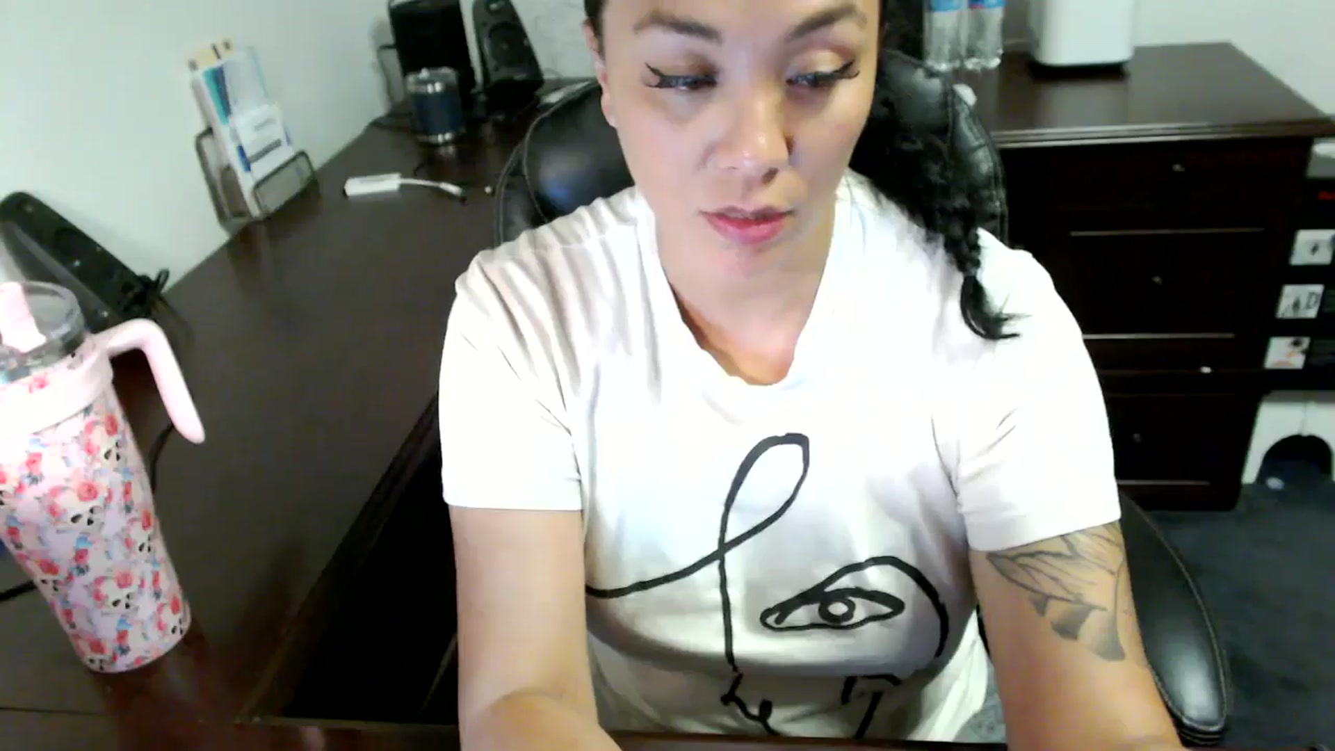 Gallery image thumbnail from MickaylaMoon's myfreecams stream on, 07/08/2024, 19:01 image 6 of 20