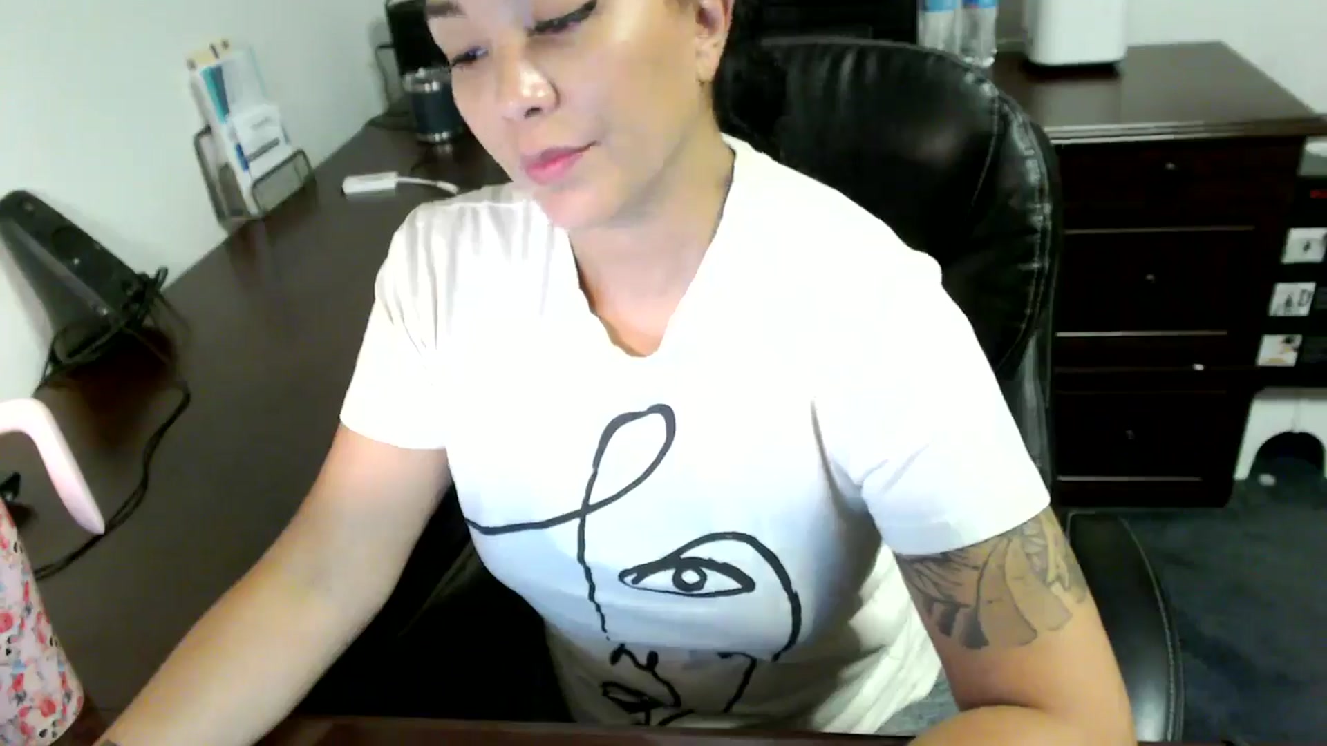 Gallery image thumbnail from MickaylaMoon's myfreecams stream on, 07/08/2024, 19:01 image 15 of 20