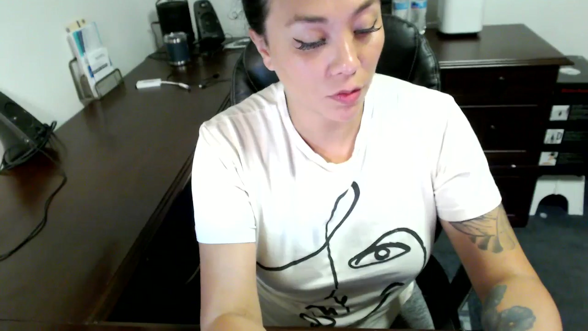 Gallery image thumbnail from MickaylaMoon's myfreecams stream on, 07/08/2024, 20:13 image 8 of 20