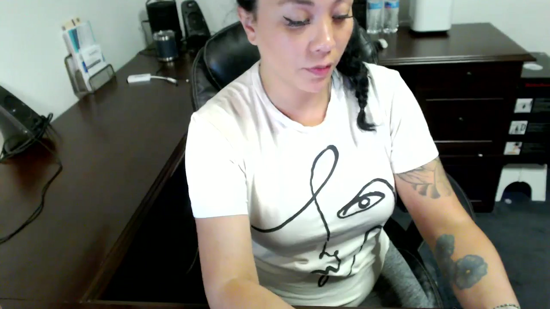 Gallery image thumbnail from MickaylaMoon's myfreecams stream on, 07/08/2024, 20:13 image 2 of 20