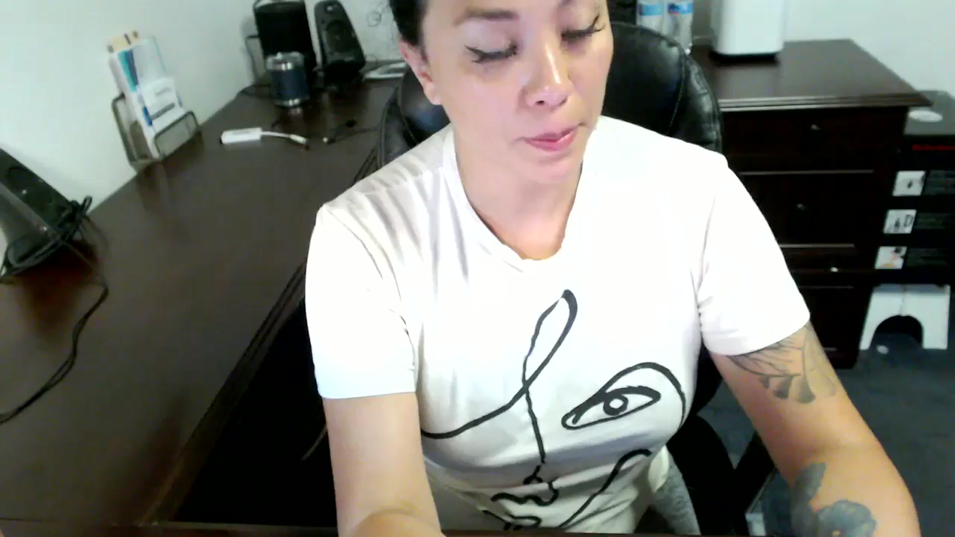 Gallery image thumbnail from MickaylaMoon's myfreecams stream on, 07/08/2024, 20:13 image 4 of 20