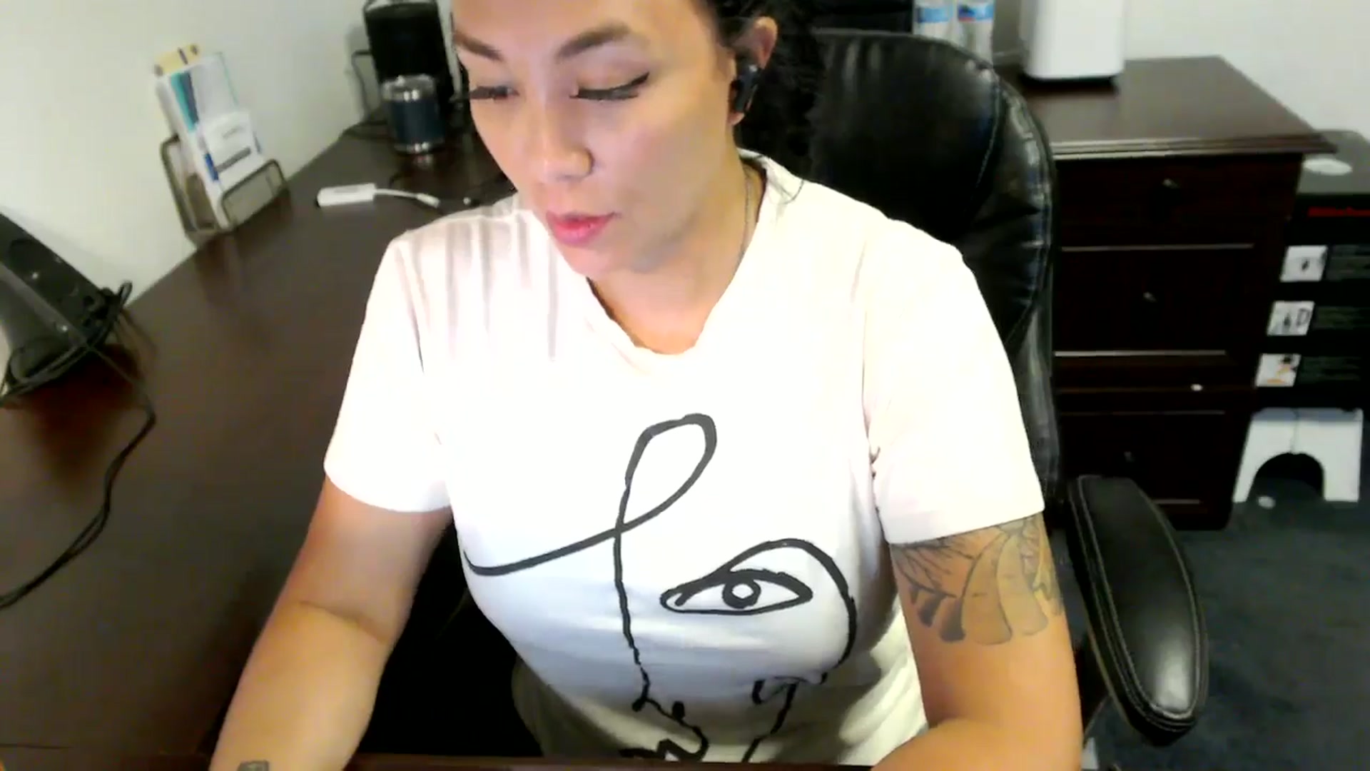 Gallery image thumbnail from MickaylaMoon's myfreecams stream on, 07/08/2024, 20:13 image 3 of 20
