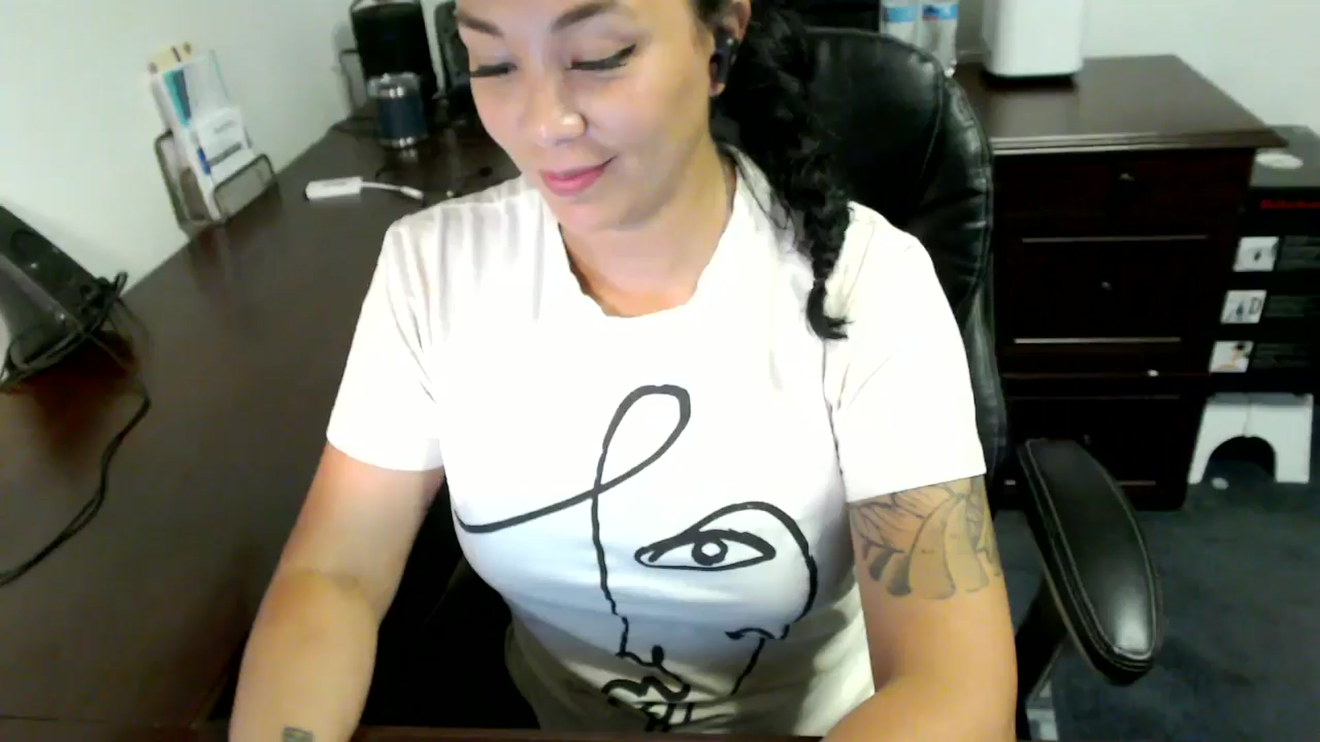 Gallery image thumbnail from MickaylaMoon's myfreecams stream on, 07/08/2024, 20:13 image 12 of 20