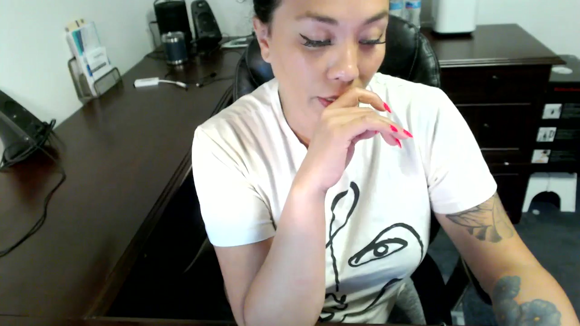 Gallery image thumbnail from MickaylaMoon's myfreecams stream on, 07/08/2024, 20:13 image 13 of 20