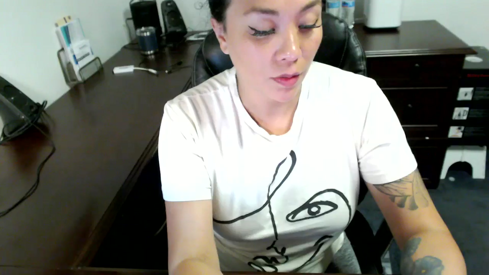 Gallery image thumbnail from MickaylaMoon's myfreecams stream on, 07/08/2024, 20:13 image 7 of 20