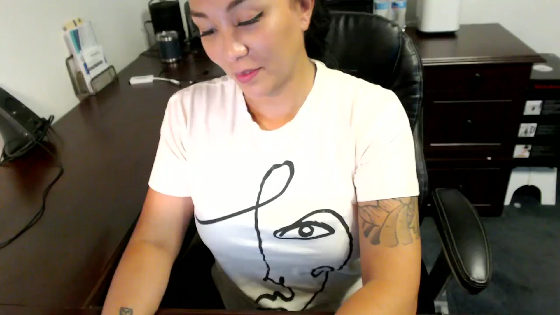 Gallery image thumbnail from MickaylaMoon's myfreecams stream on, 07/08/2024, 20:13 image 15 of 20