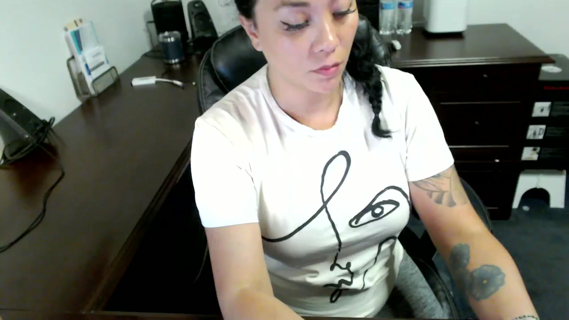 Gallery image thumbnail from MickaylaMoon's myfreecams stream on, 07/08/2024, 20:13 image 1 of 20