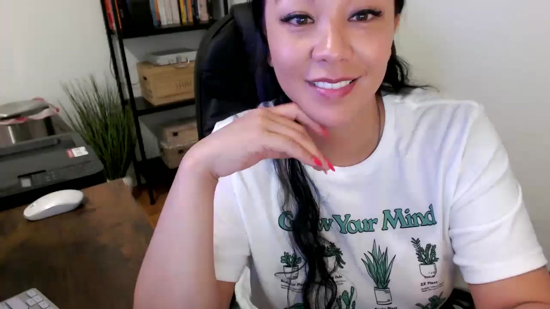 Gallery image thumbnail from MickaylaMoon's myfreecams stream on, 07/15/2024, 15:03 image 17 of 20