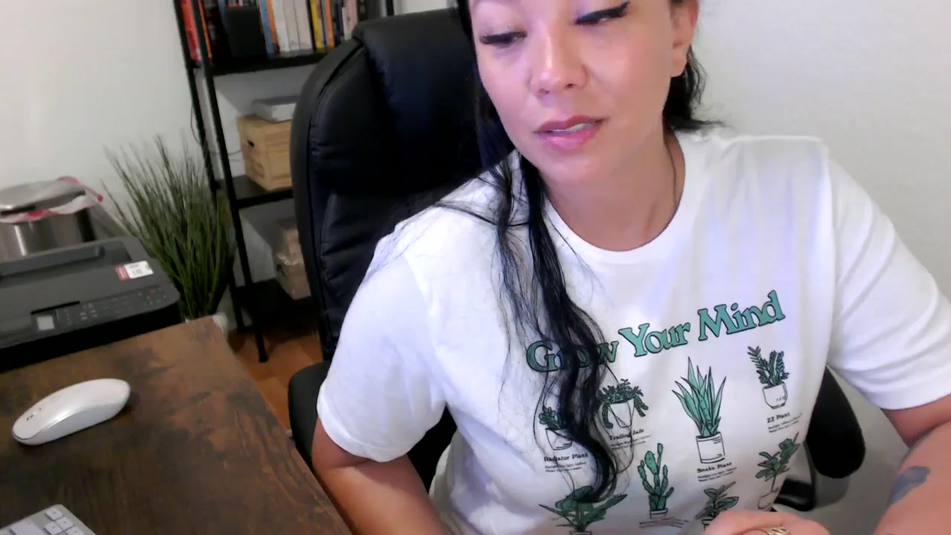 Gallery image thumbnail from MickaylaMoon's myfreecams stream on, 07/15/2024, 15:03 image 13 of 20