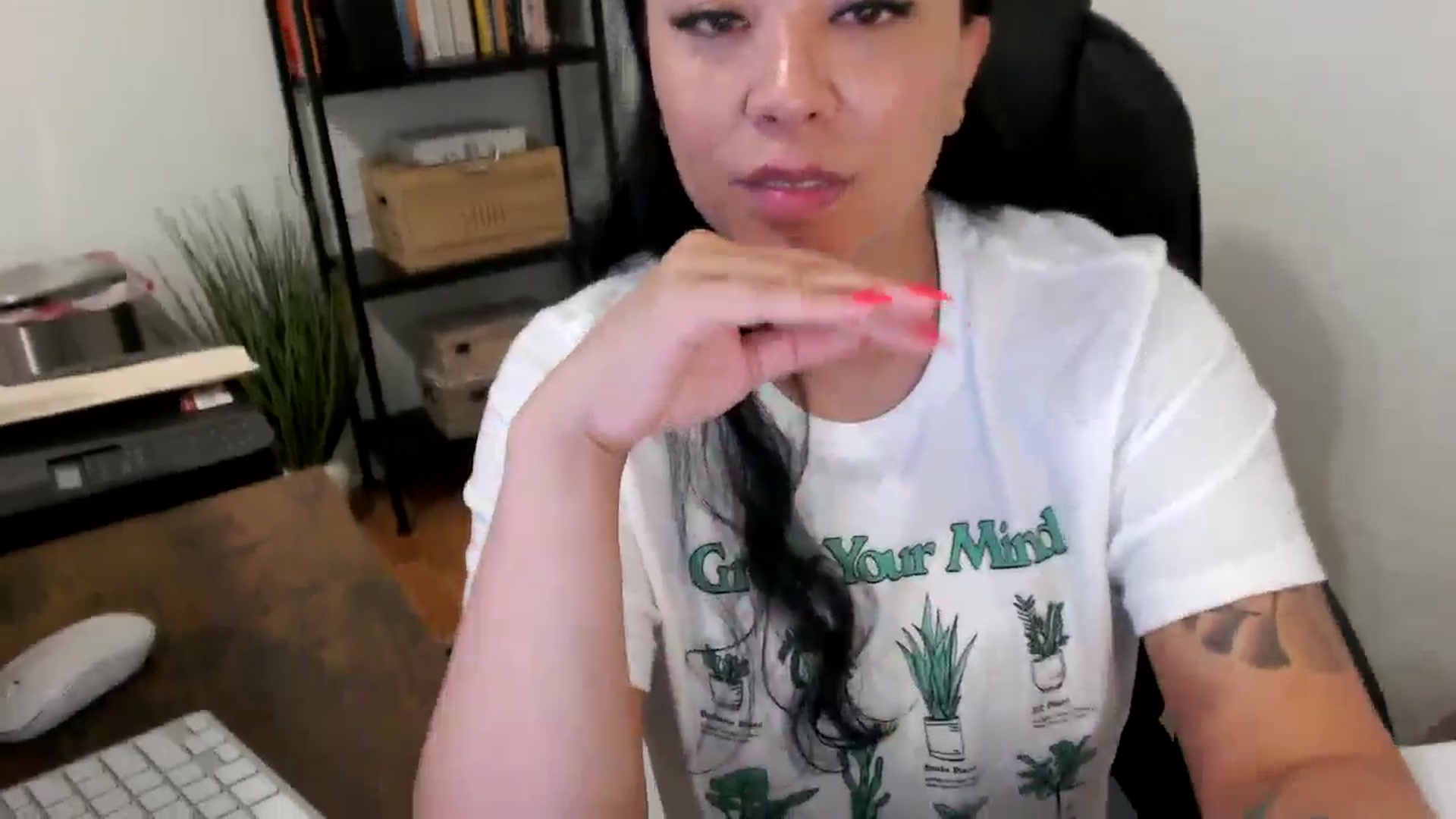 Gallery image thumbnail from MickaylaMoon's myfreecams stream on, 07/15/2024, 15:43 image 15 of 20