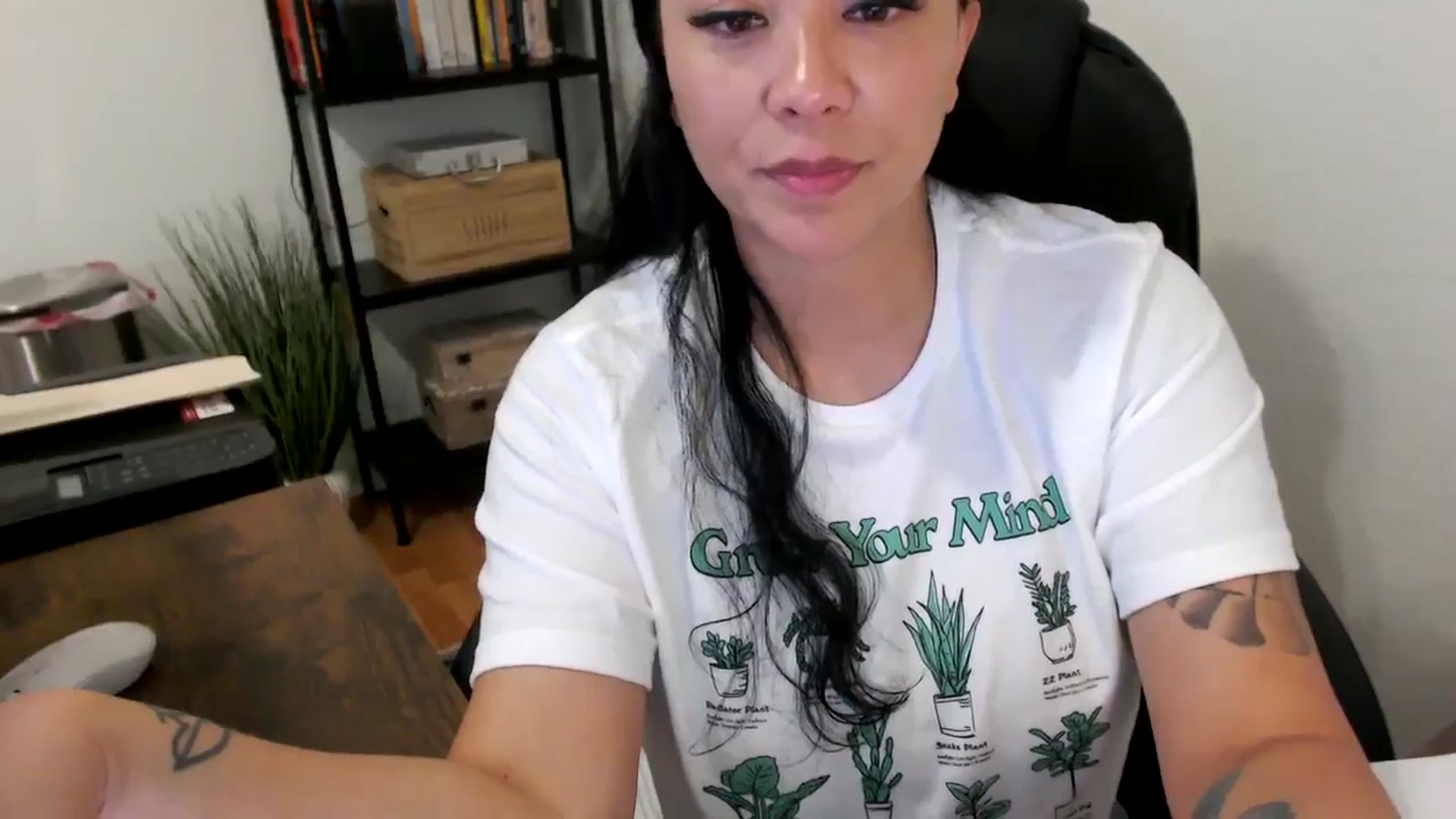Gallery image thumbnail from MickaylaMoon's myfreecams stream on, 07/15/2024, 15:43 image 14 of 20