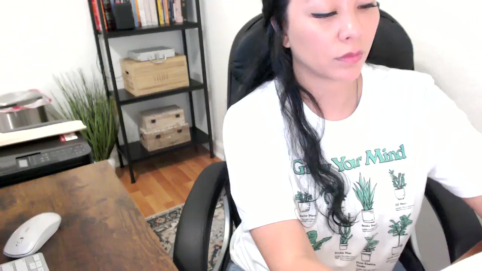Gallery image thumbnail from MickaylaMoon's myfreecams stream on, 07/15/2024, 15:43 image 6 of 20