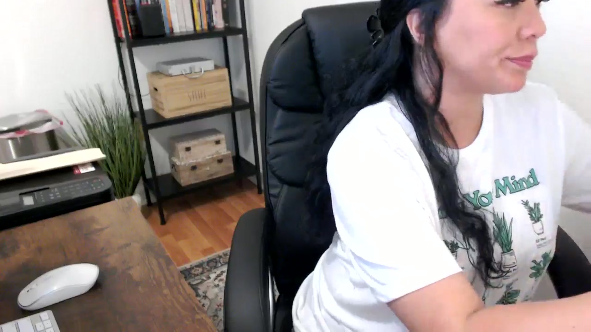 Gallery image thumbnail from MickaylaMoon's myfreecams stream on, 07/15/2024, 15:43 image 3 of 20