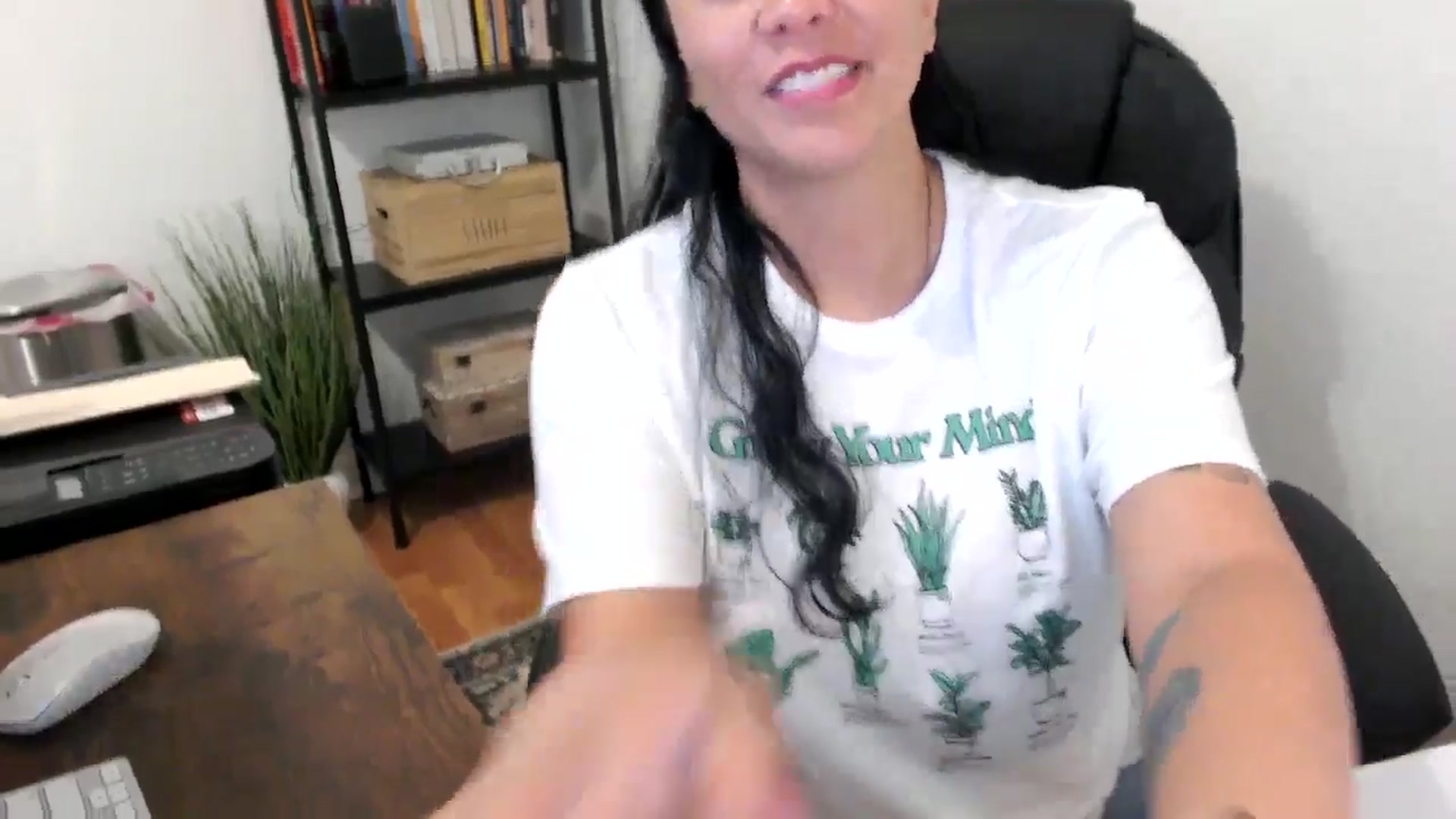 Gallery image thumbnail from MickaylaMoon's myfreecams stream on, 07/15/2024, 15:43 image 7 of 20