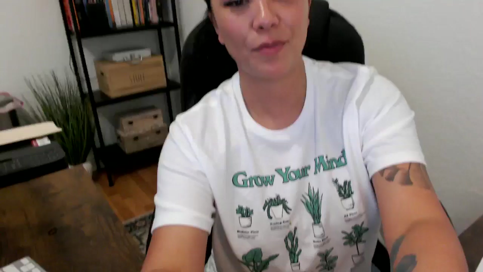 Gallery image thumbnail from MickaylaMoon's myfreecams stream on, 07/15/2024, 18:47 image 1 of 20