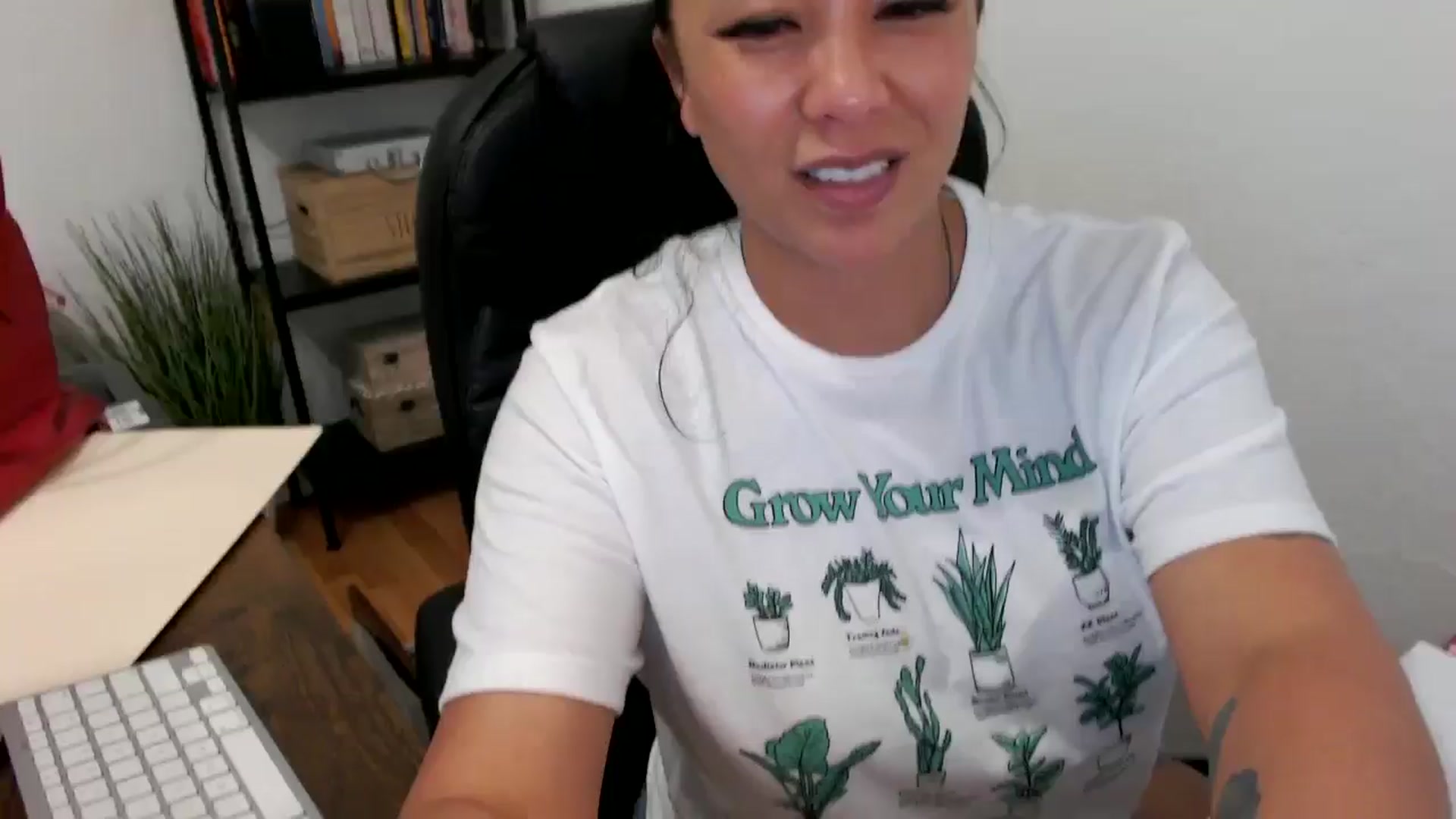 Gallery image thumbnail from MickaylaMoon's myfreecams stream on, 07/15/2024, 20:16 image 14 of 20